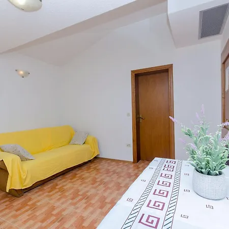 And Roso Apartment Makarska