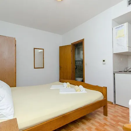 Apartment And Roso Makarska