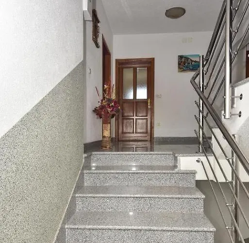 And Roso Apartamento Makarska